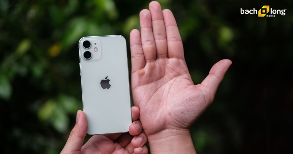 iPhone 12 Mini cũ 99% là điện thoại iPhone giá dưới 10 triệu nhỏ gọn