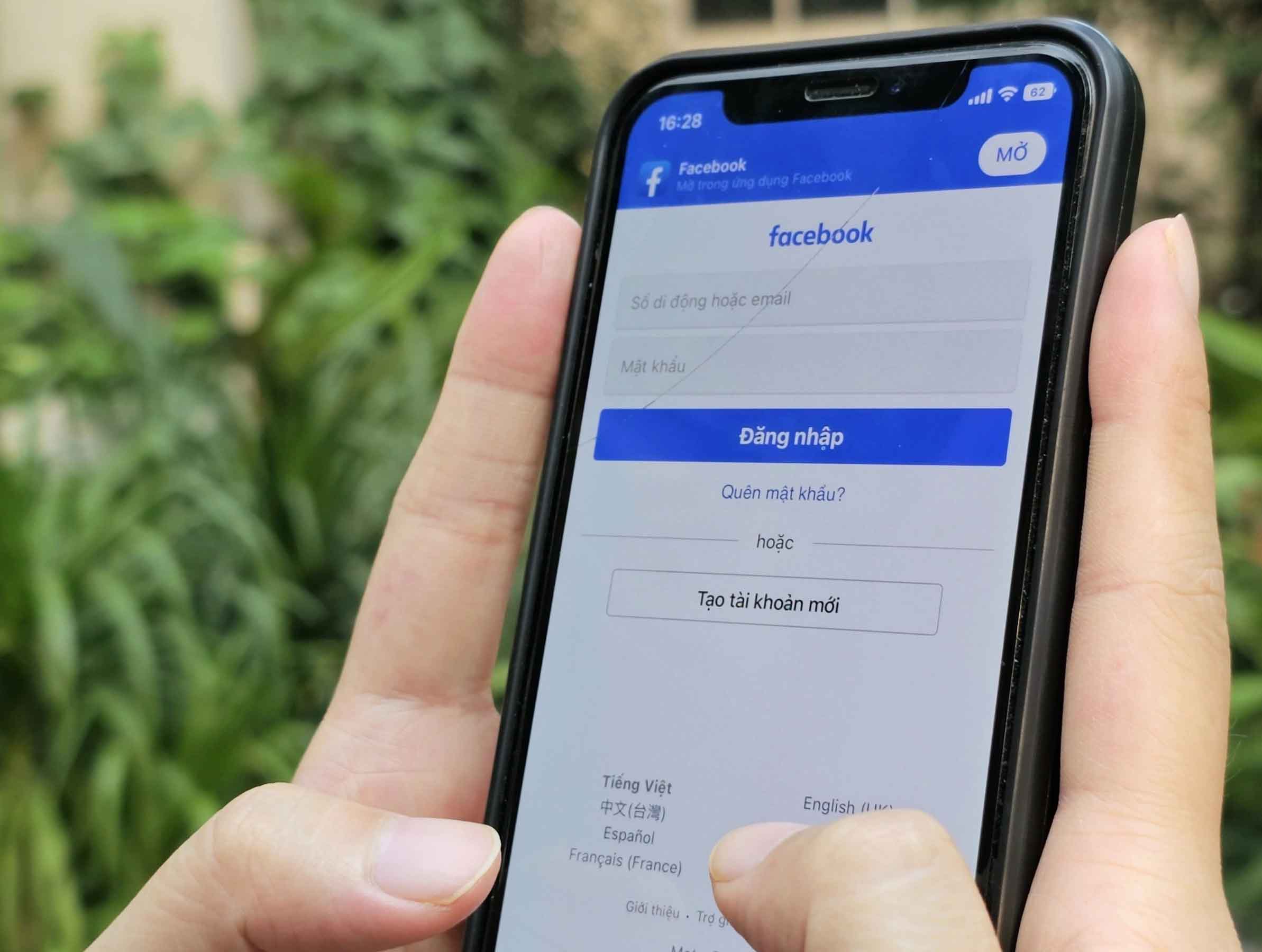 Facebook hạn chế những bài đăng "lách luật"